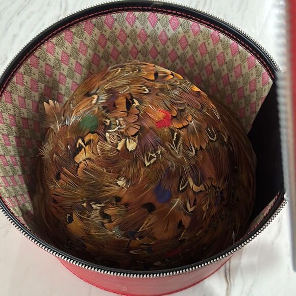 Vintage Pheasant Feather Hat Made In Japan includes Vintage Hat Box - Picture 7 of 7